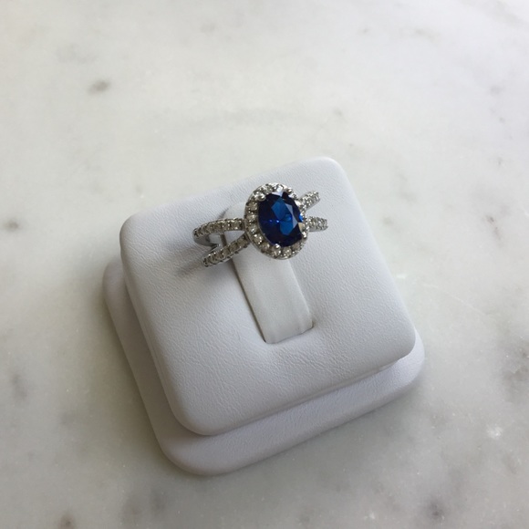 Jewelry - Gorgeous Sterling Sapphire Cz & ClearCz Ring